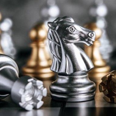 Glass servis | Chess lessons Dubai & New York